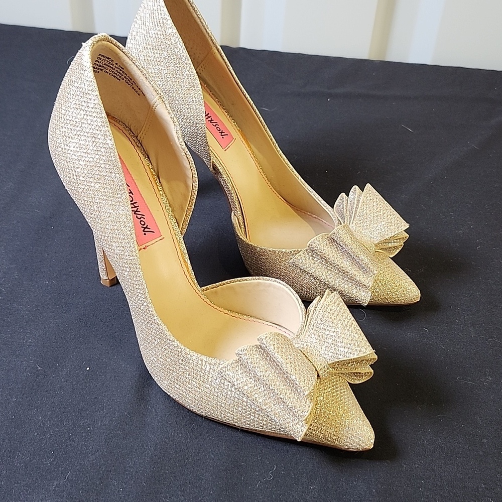 Betsey Johnson Prince Gold Glitter 4" Heel D'Orsay Pump with Bow Accent Size 6.5 - Picture 2 of 7